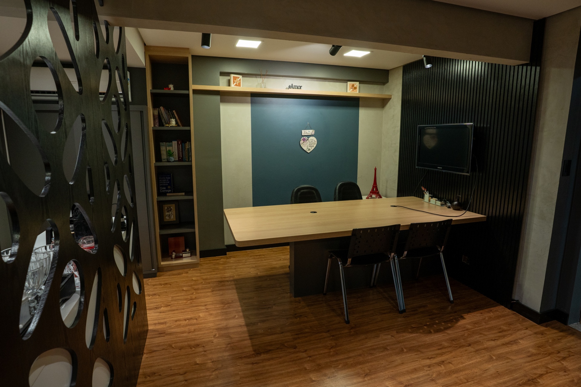 Sala de reunião do escritório Frasson em Toledo/PR